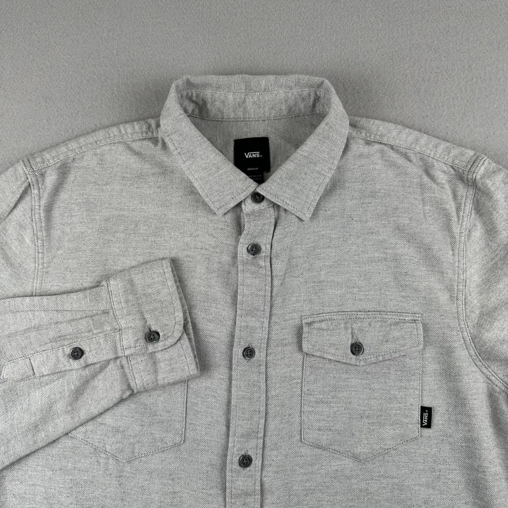 Vans Button Down Shirt Mens Medium Gray Herringbone Long Sleeve Classic Fit